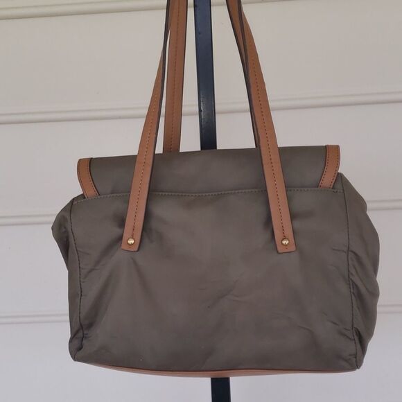 Tommy Hilfilger olive bag - Picture 9 of 9